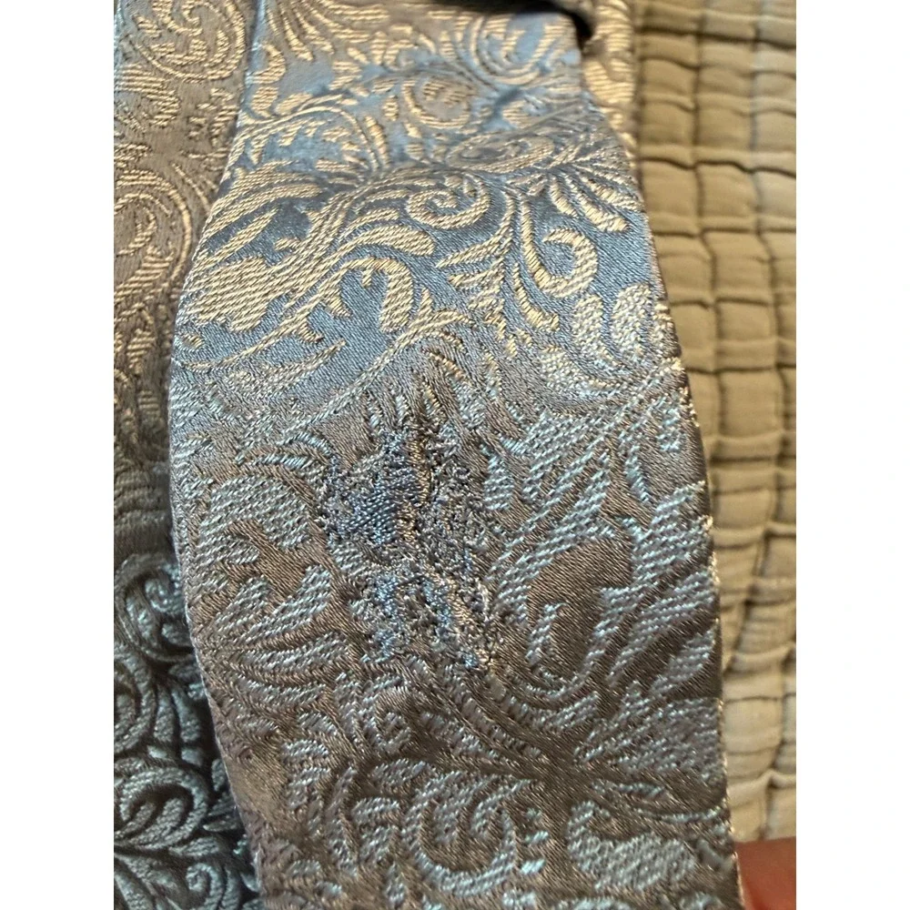 Silver Grey Paisley Floral 100% Silk Jacquard Woven Mens Necktie Regencycore
